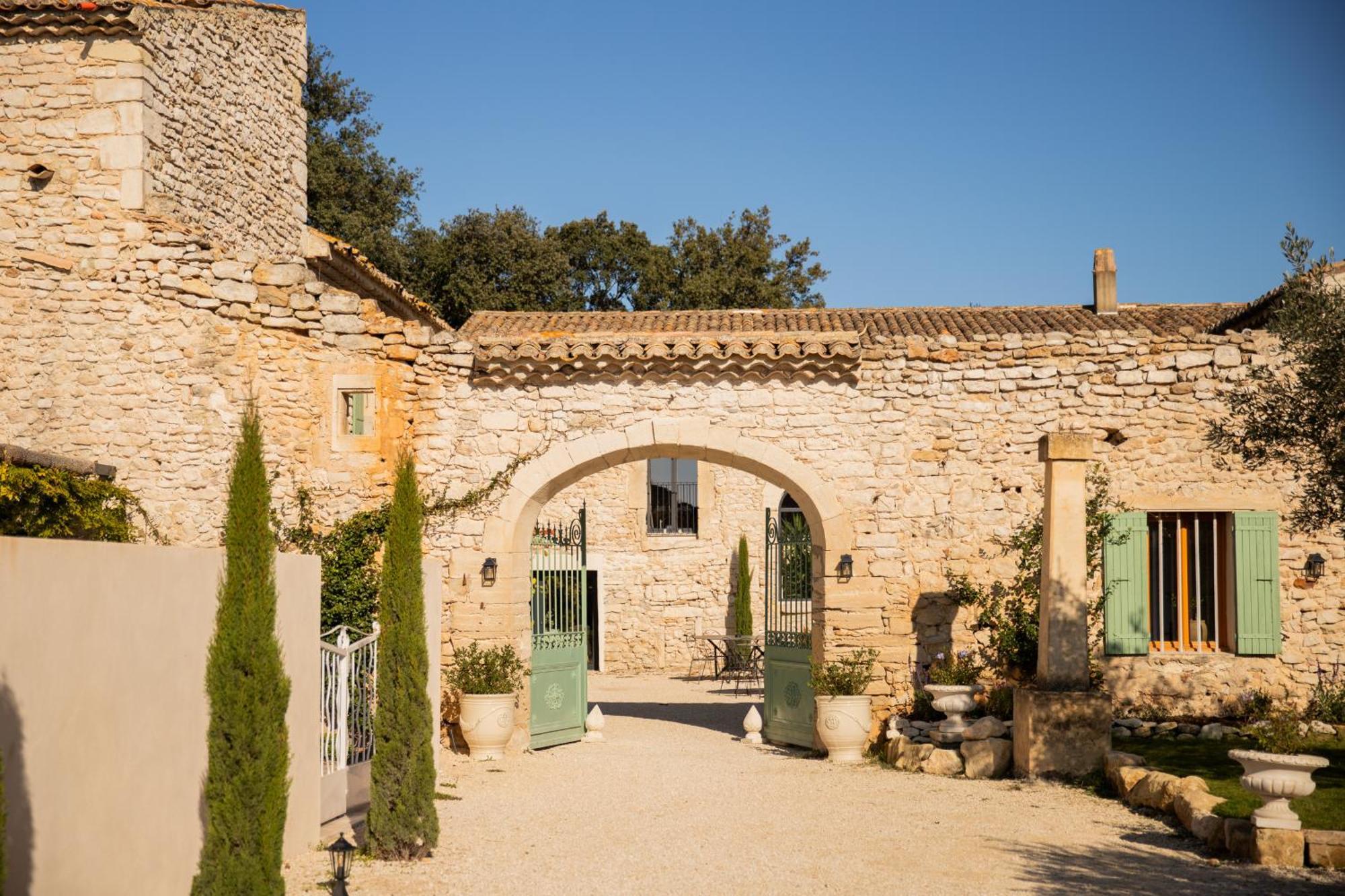 Maison Roucas - Restaurant Et Chambres D'Hotes Solérieux Exterior foto